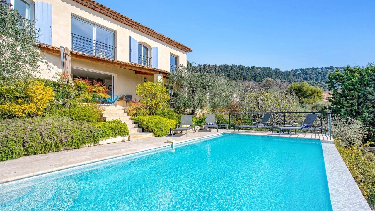 Photo of Others in Cabris