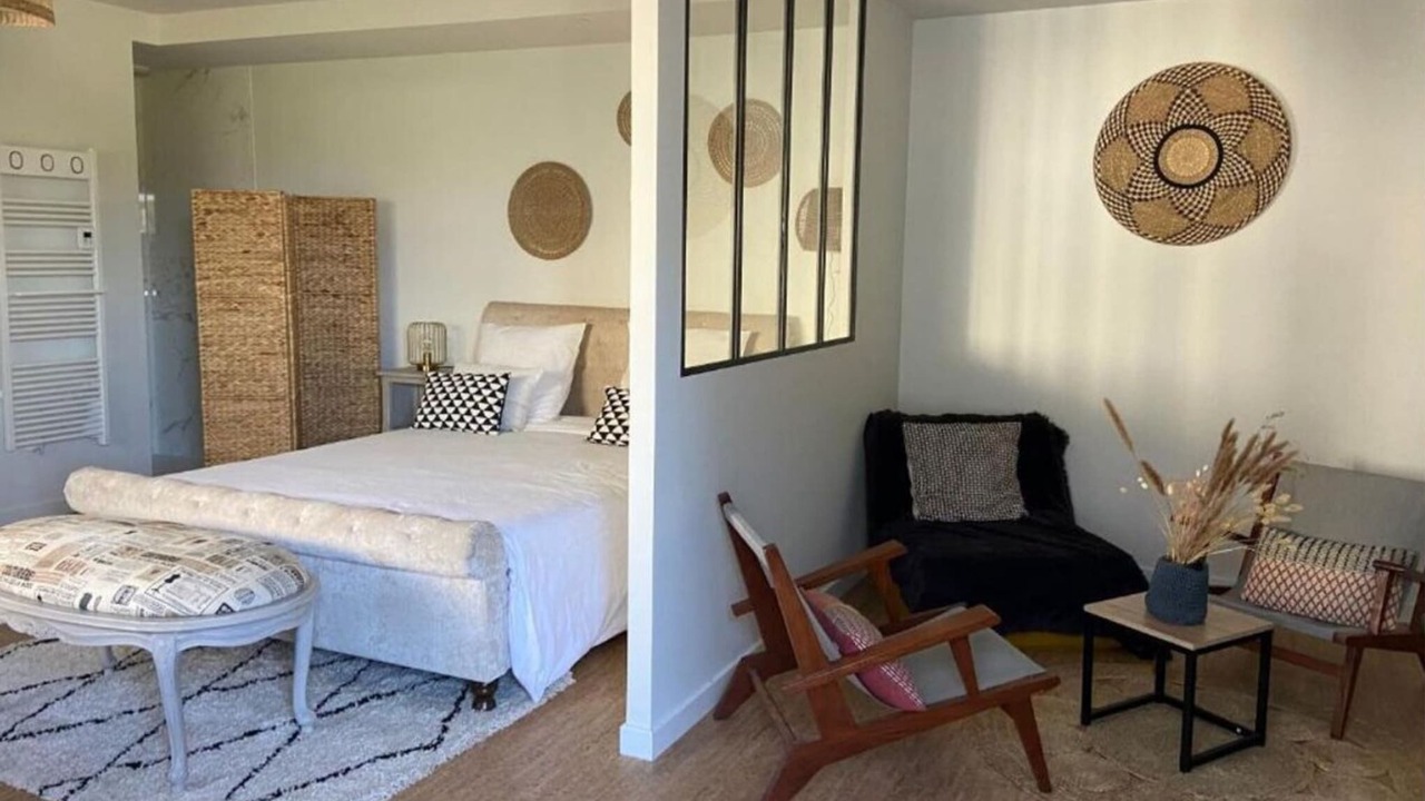 Photo of Bedroom in Saint-Jean-des-Mauvrets