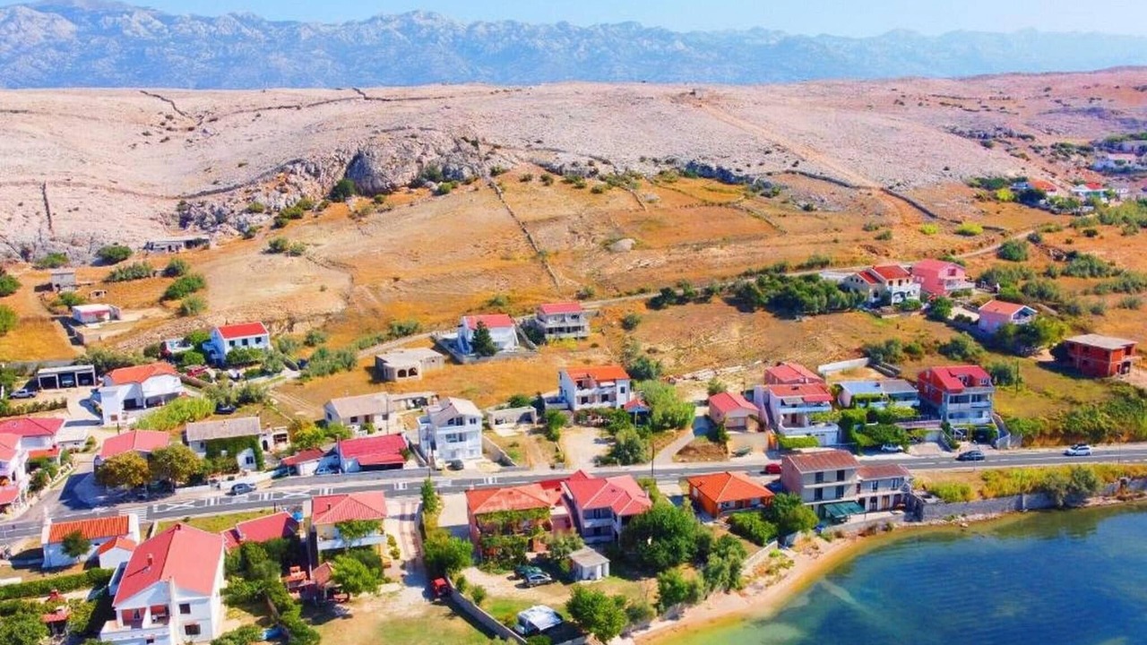 Photo of Others in Dinjiska