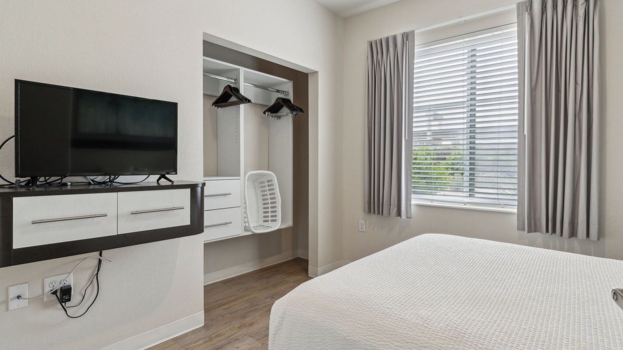 Photo of Bedroom in Far North Central
