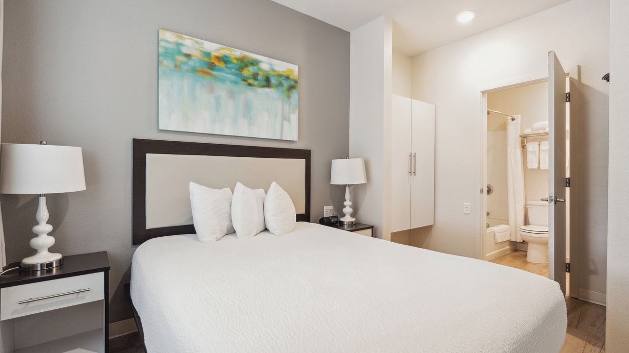 Photo of Bedroom in Far North Central