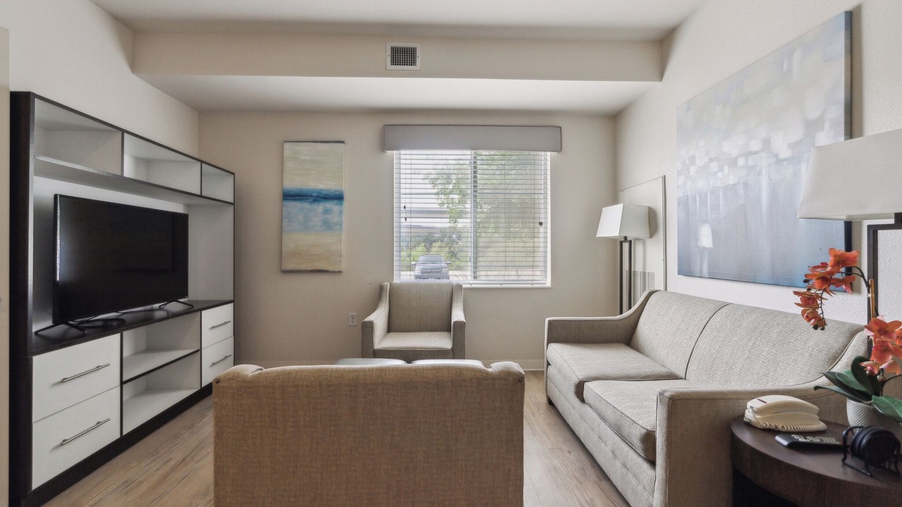 Photo of Livingroom in Far North Central