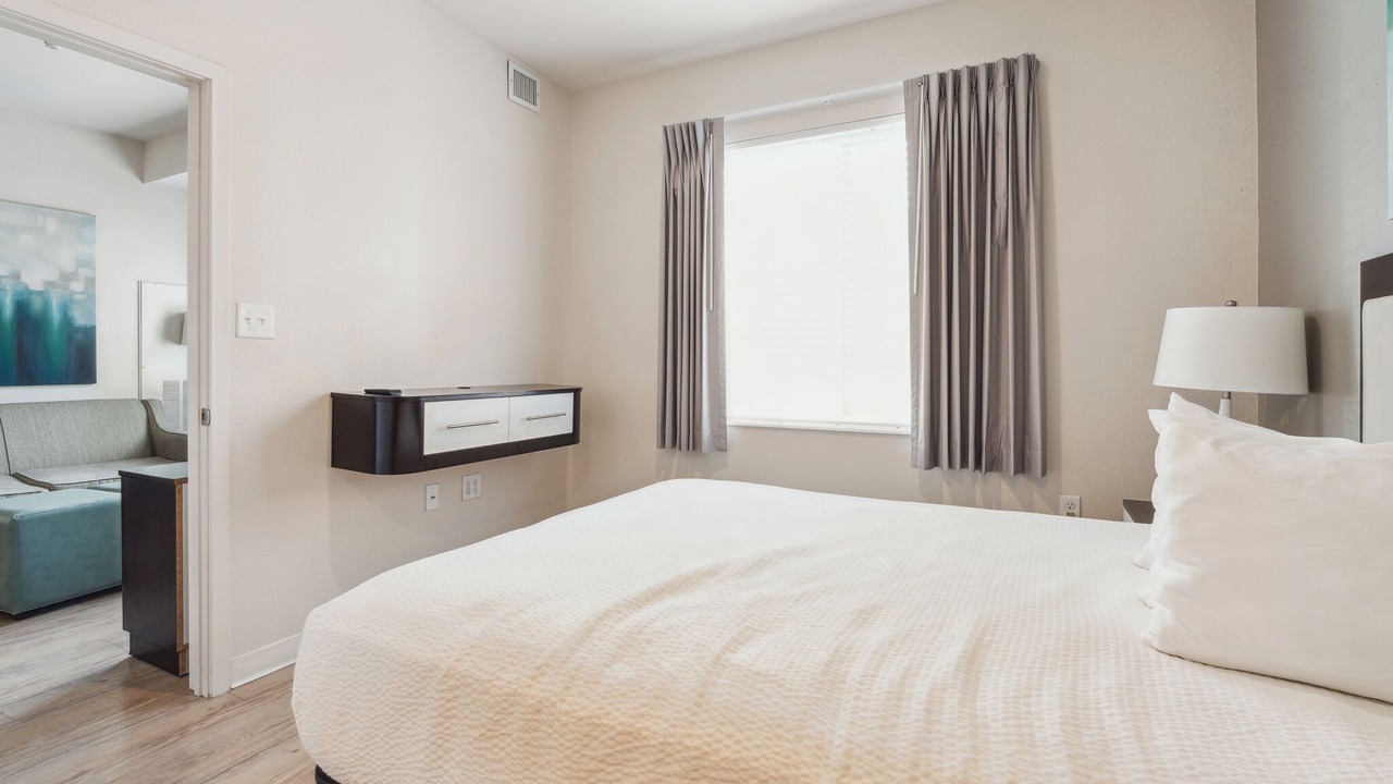Photo of Bedroom in Far North Central
