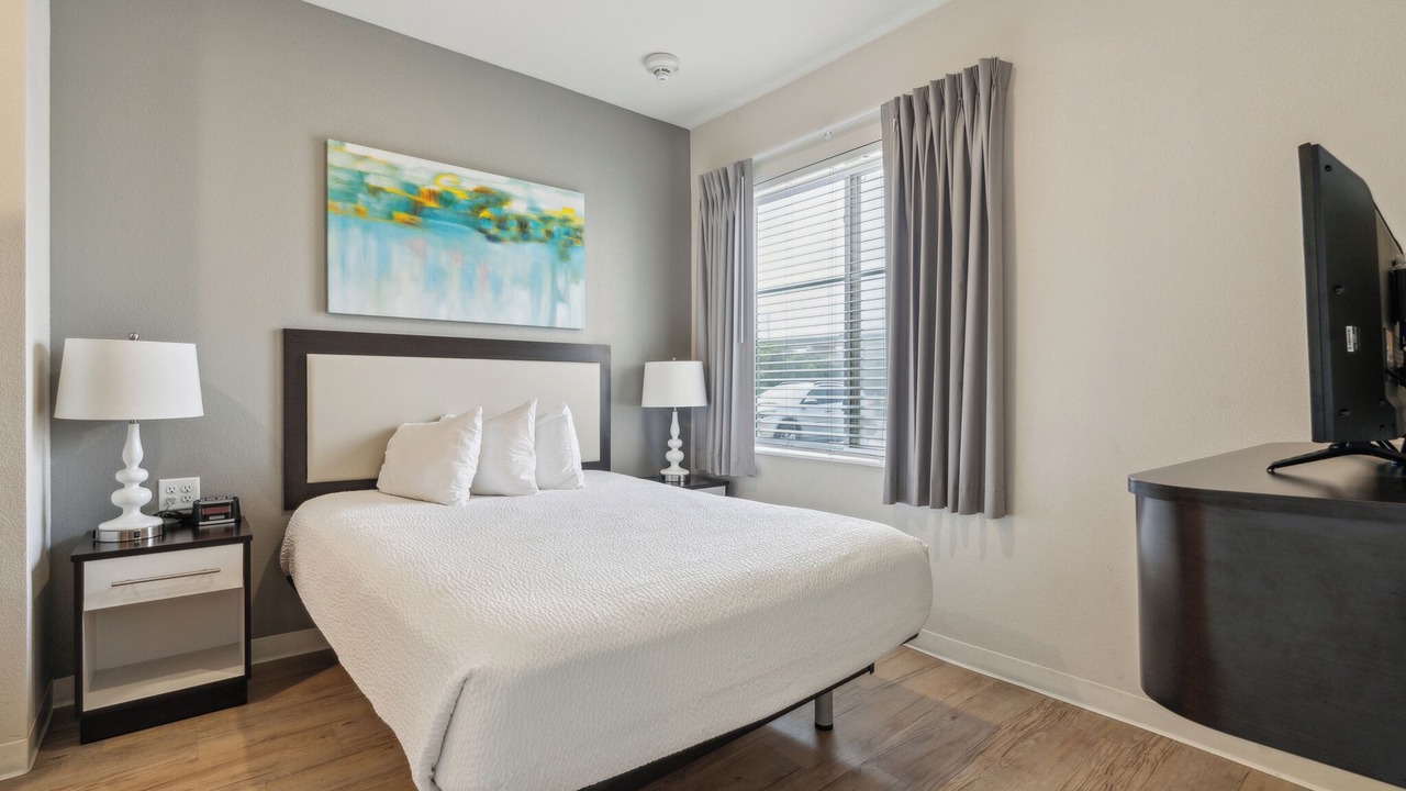 Photo of Bedroom in Far North Central