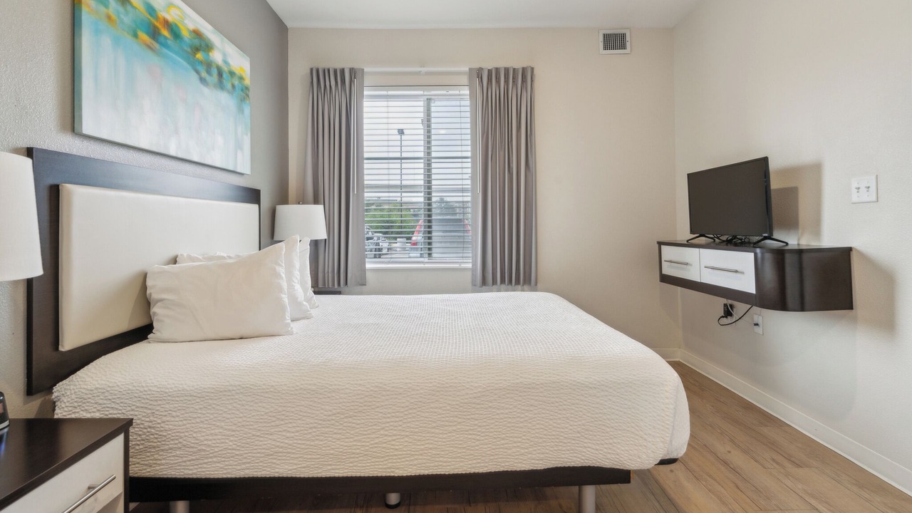 Photo of Bedroom in Far North Central
