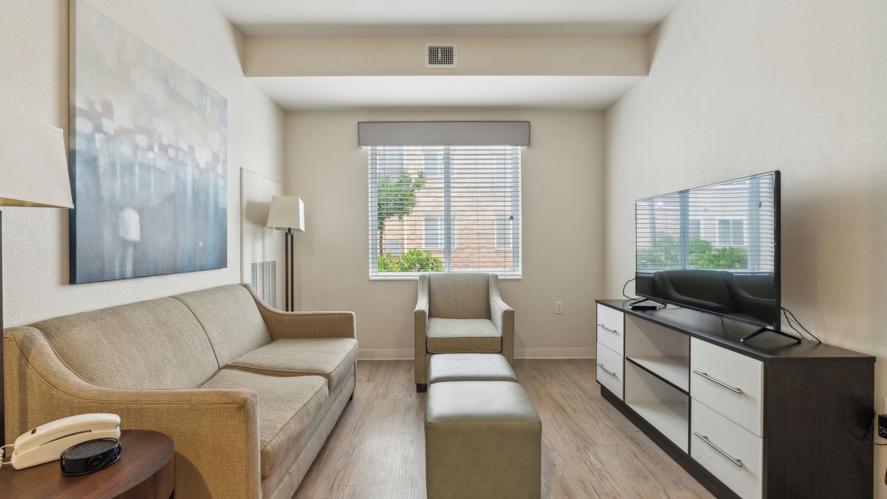 Photo of Livingroom in Far North Central