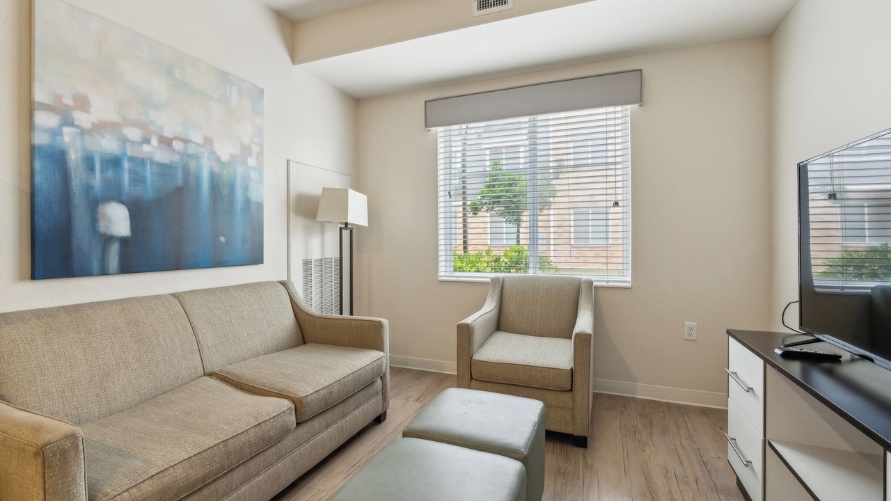 Photo of Livingroom in Far North Central