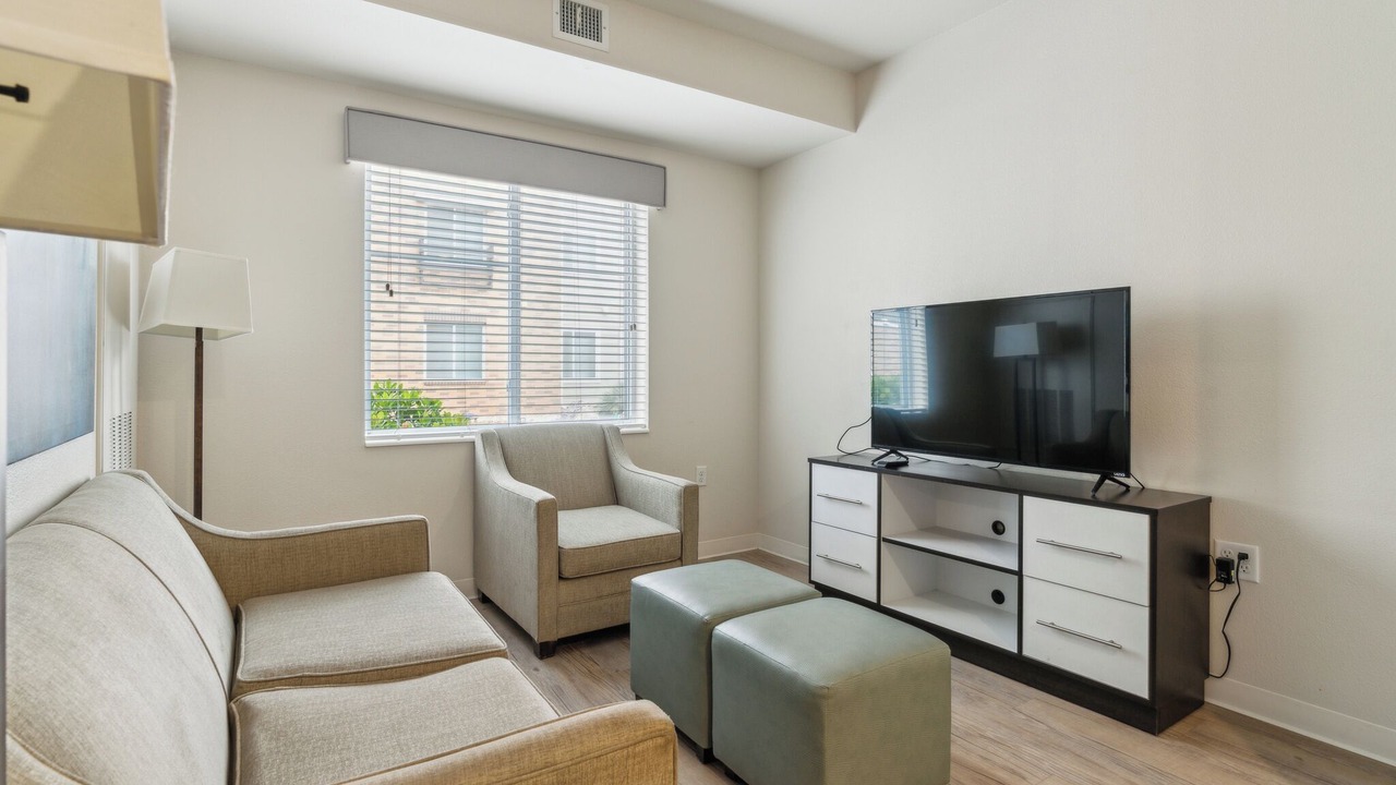 Photo of Livingroom in Far North Central