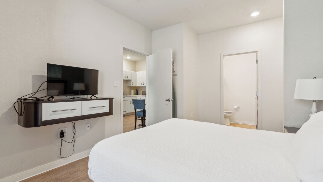 Photo of Bedroom in Far North Central