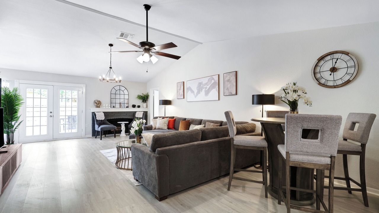 Photo of Livingroom in North San Antonio - SAT
