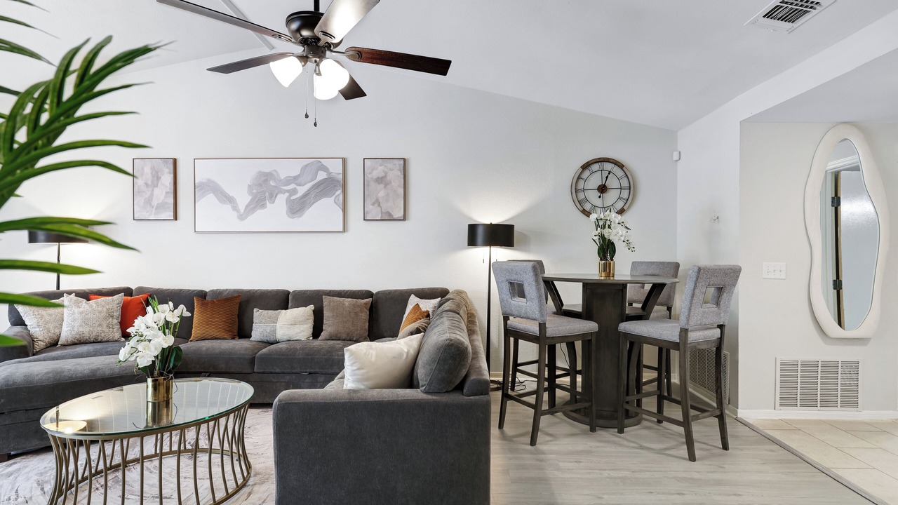 Photo of Livingroom in North San Antonio - SAT
