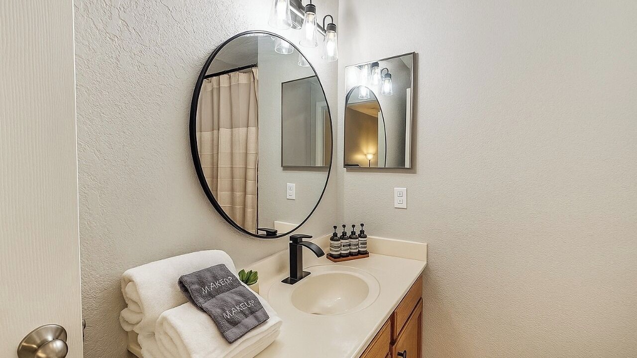 Photo of Bathroom in Venetian Bay Villages