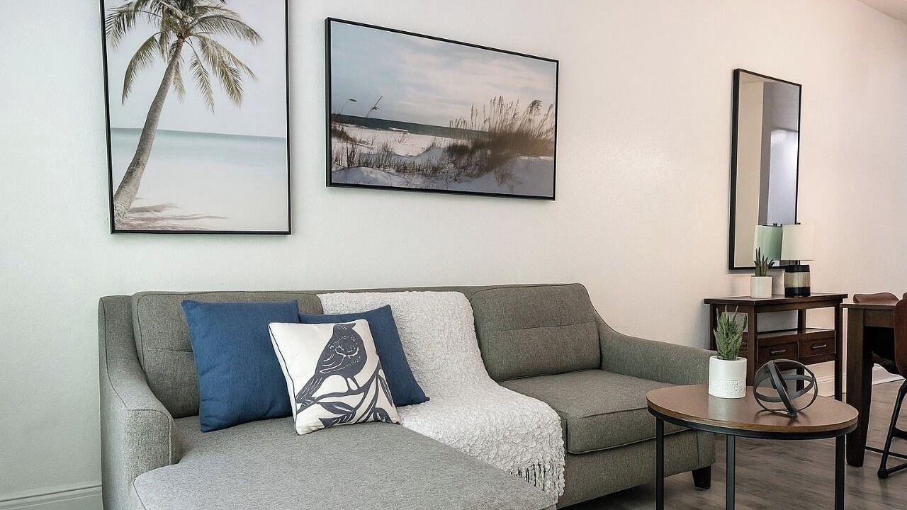 Photo of Livingroom in Venetian Bay Villages