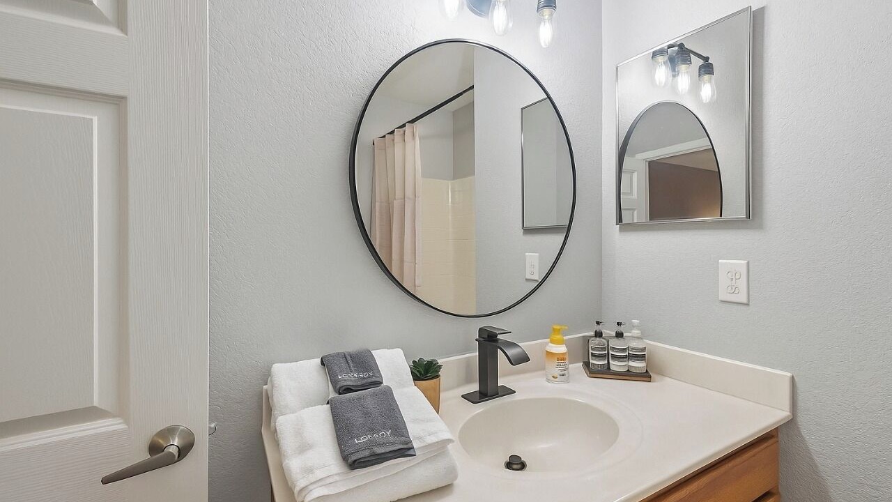 Photo of Bathroom in Venetian Bay Villages