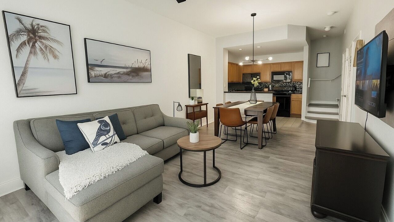 Photo of Livingroom in Venetian Bay Villages