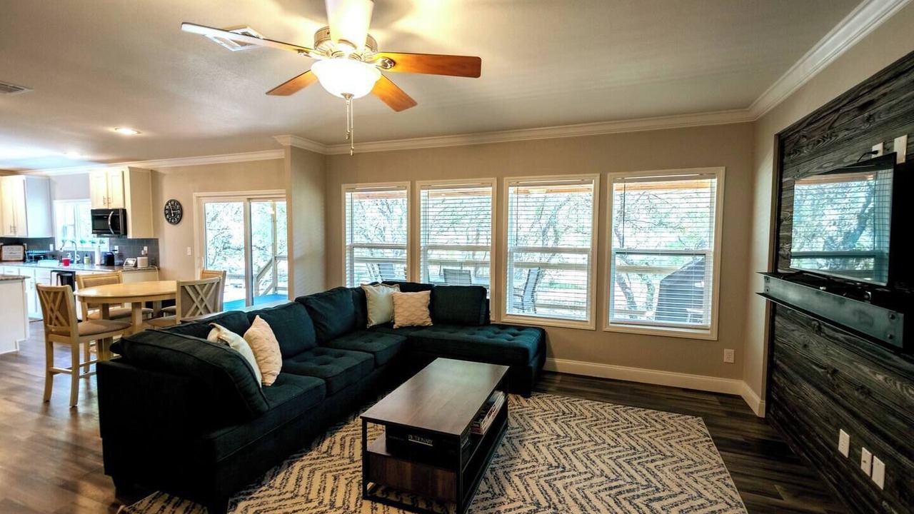 Photo of Livingroom in Johnson City