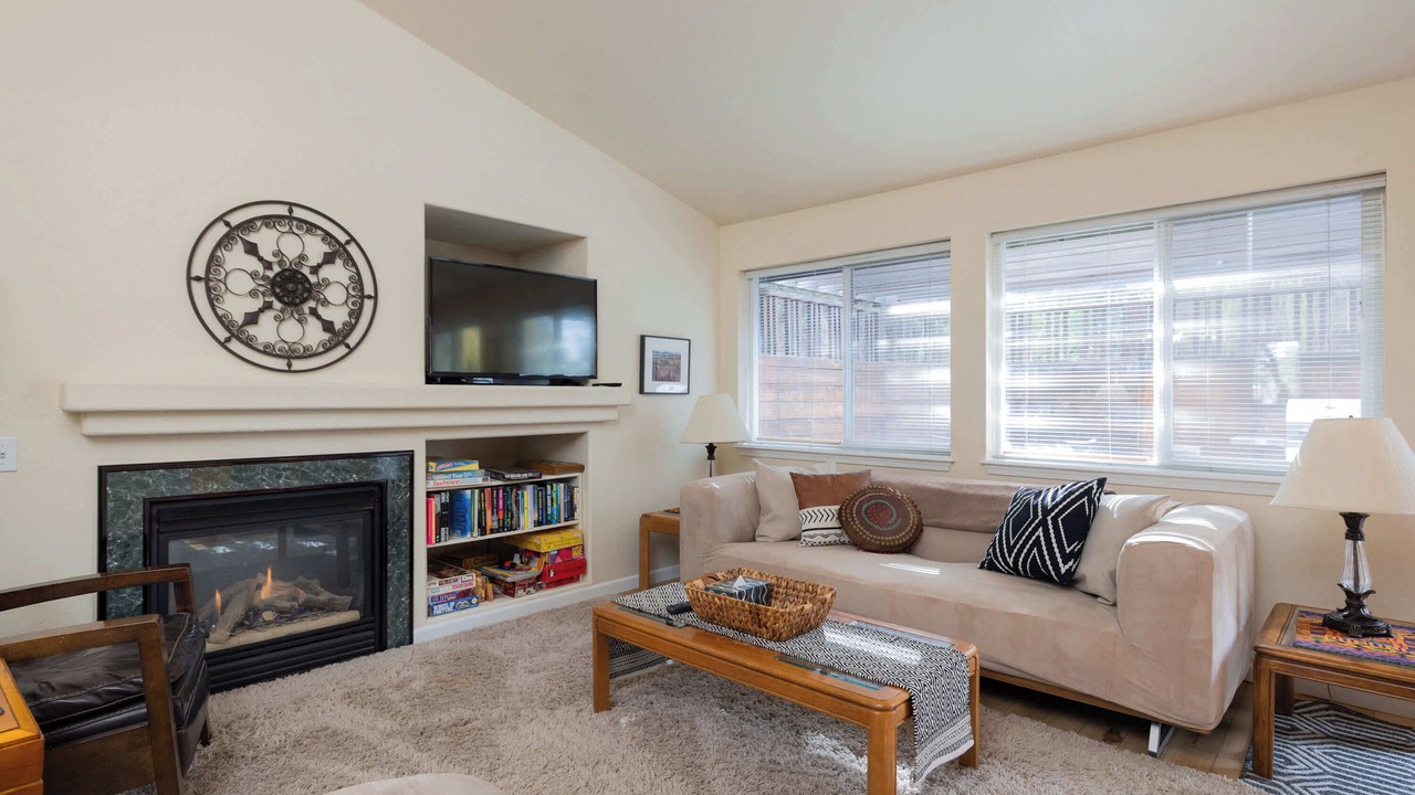 Photo of Livingroom in Southwest Bend