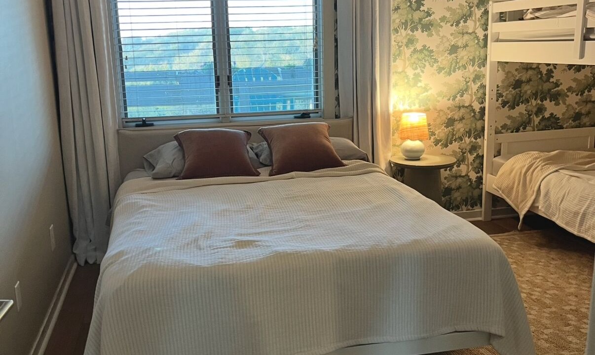 Photo of Bedroom in Pine Knoll Shores