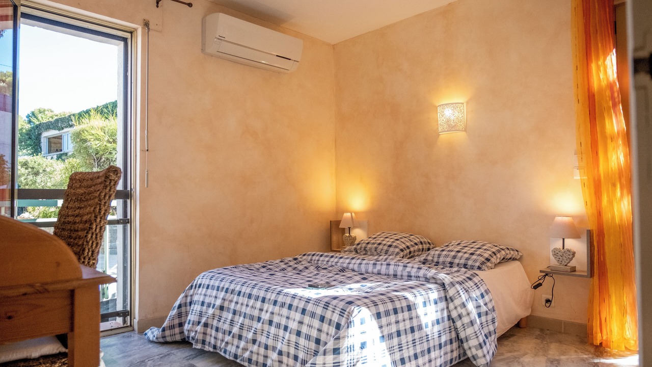 Photo of Bedroom in Giens