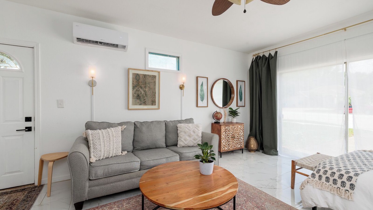 Photo of Livingroom in Jungle Terrace