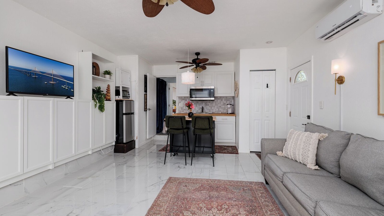 Photo of Livingroom in Jungle Terrace