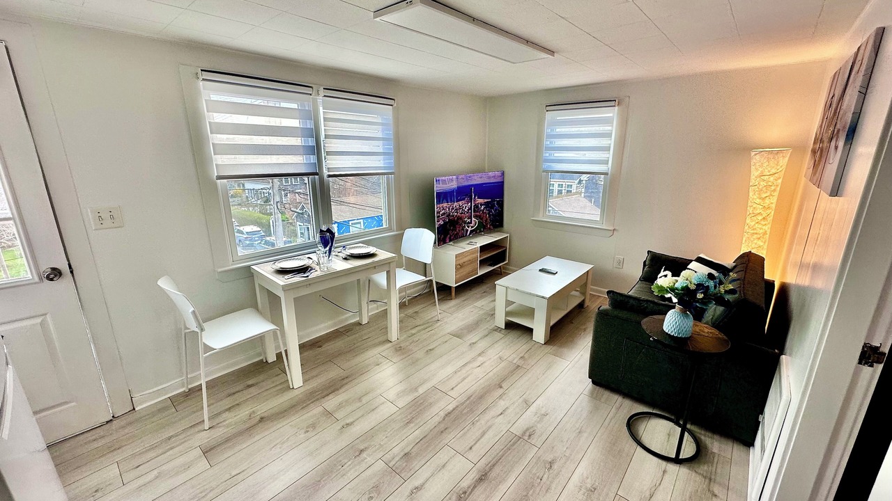 Photo of Livingroom in Commercial Street
