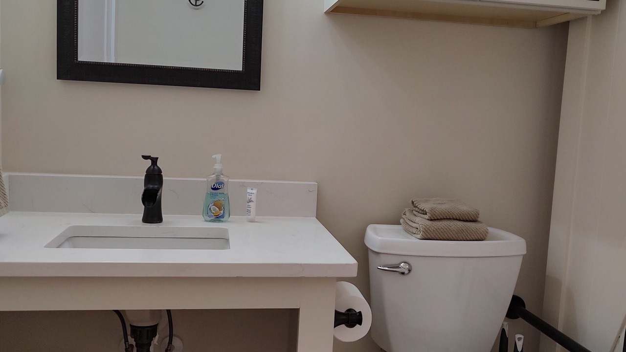 Photo of Bathroom in Coats