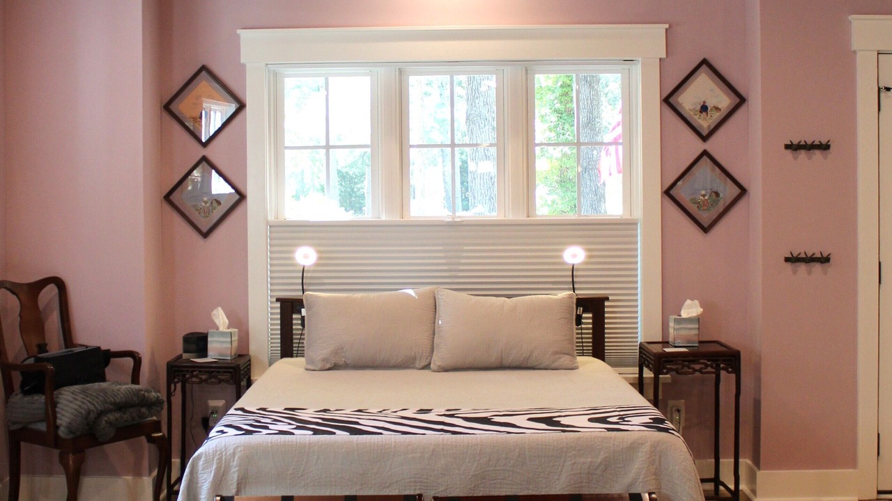 Photo of Bedroom in Coats