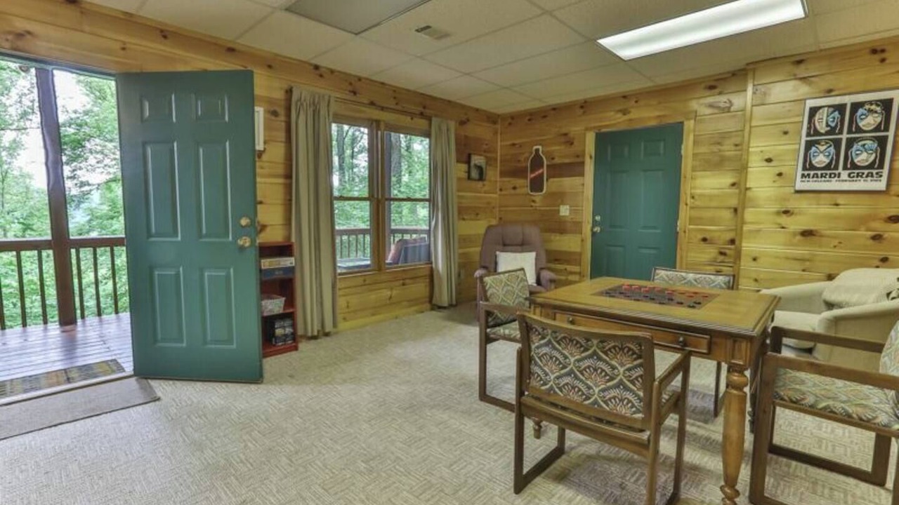 Photo of Bedroom in Walnut Mountain