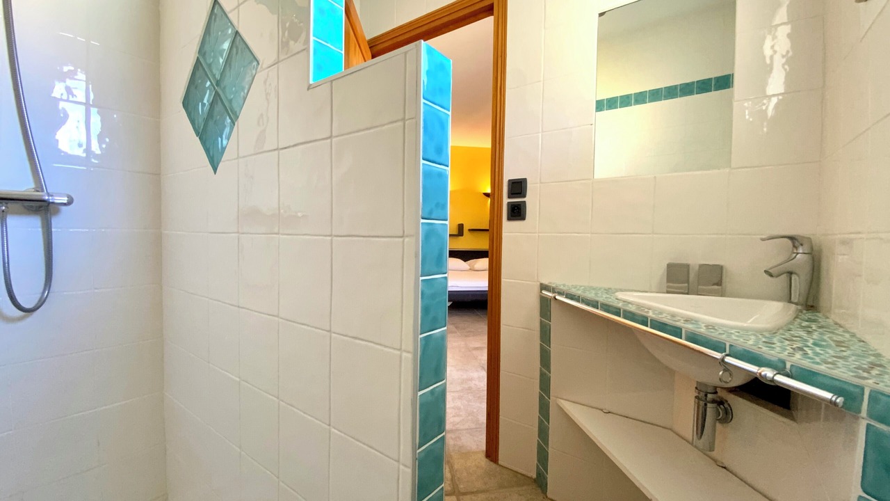 Photo of Bathroom in Le Grau-Du-Roi