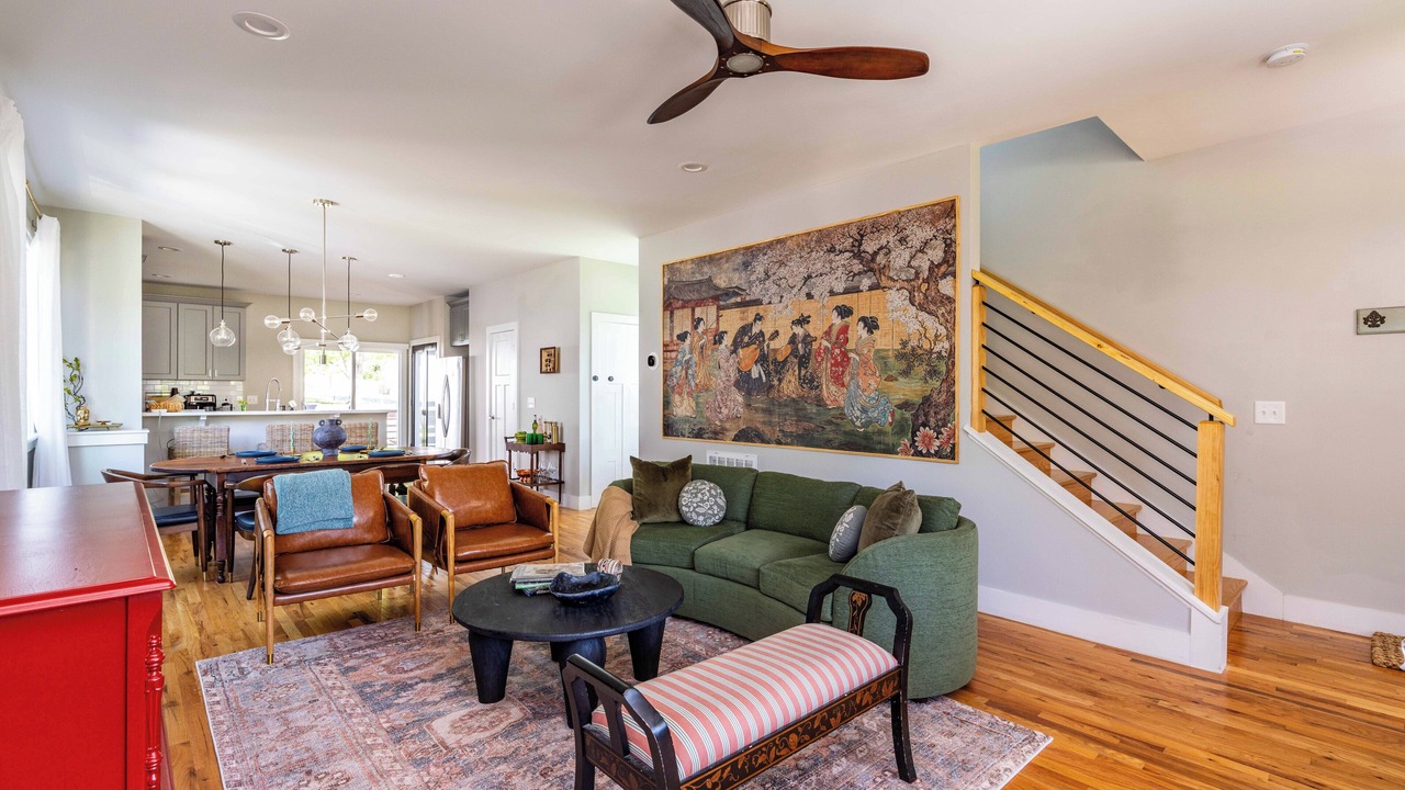 Photo of Livingroom in Downtown