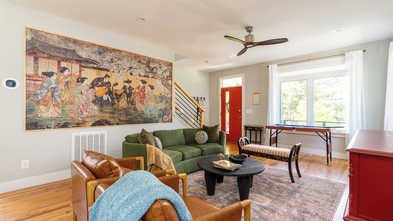 Photo of Livingroom in Downtown