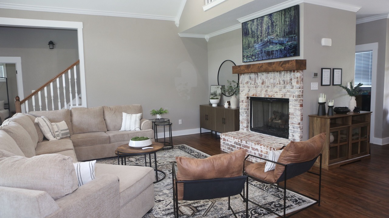 Photo of Livingroom in Carolyn Estates