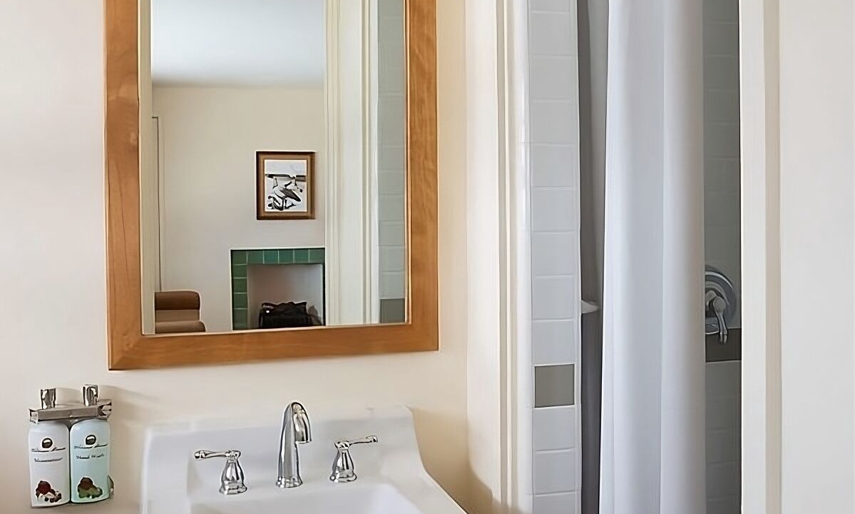 Photo of Bathroom in Volcano