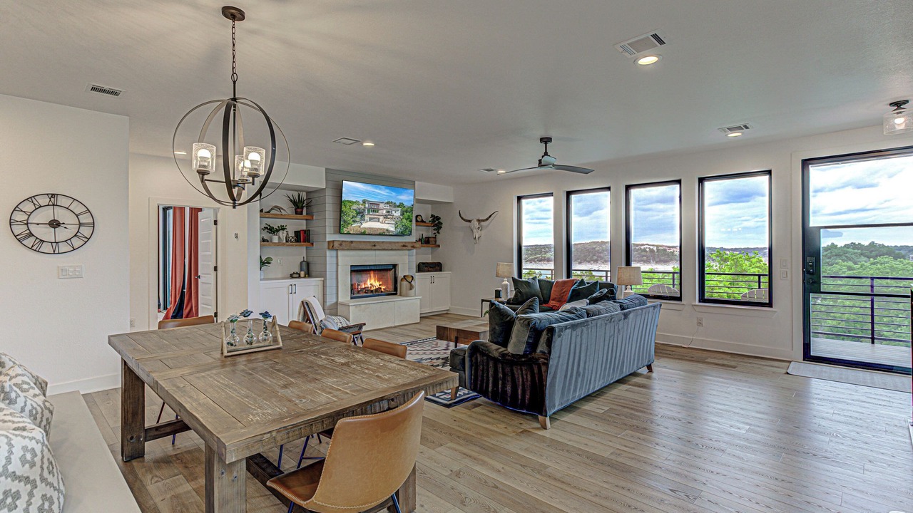 Photo of Livingroom in Point Venture