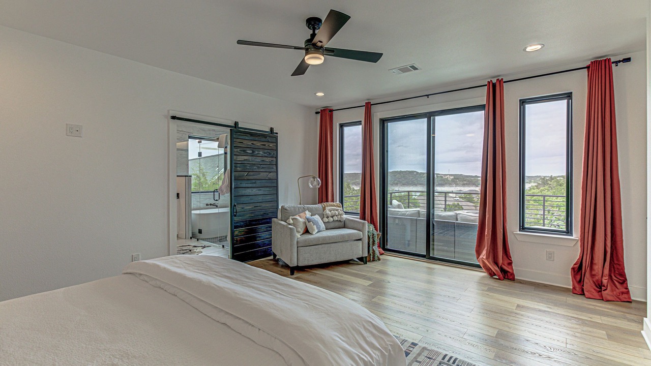 Photo of Bedroom in Point Venture
