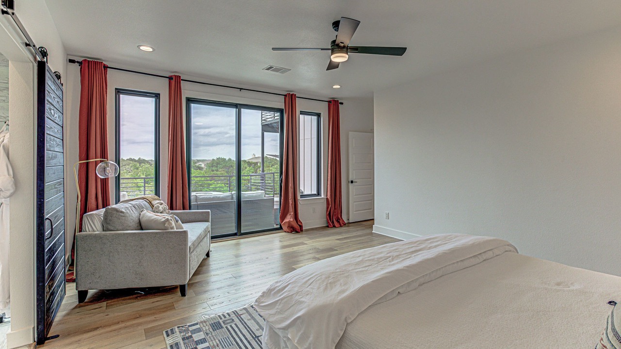 Photo of Bedroom in Point Venture