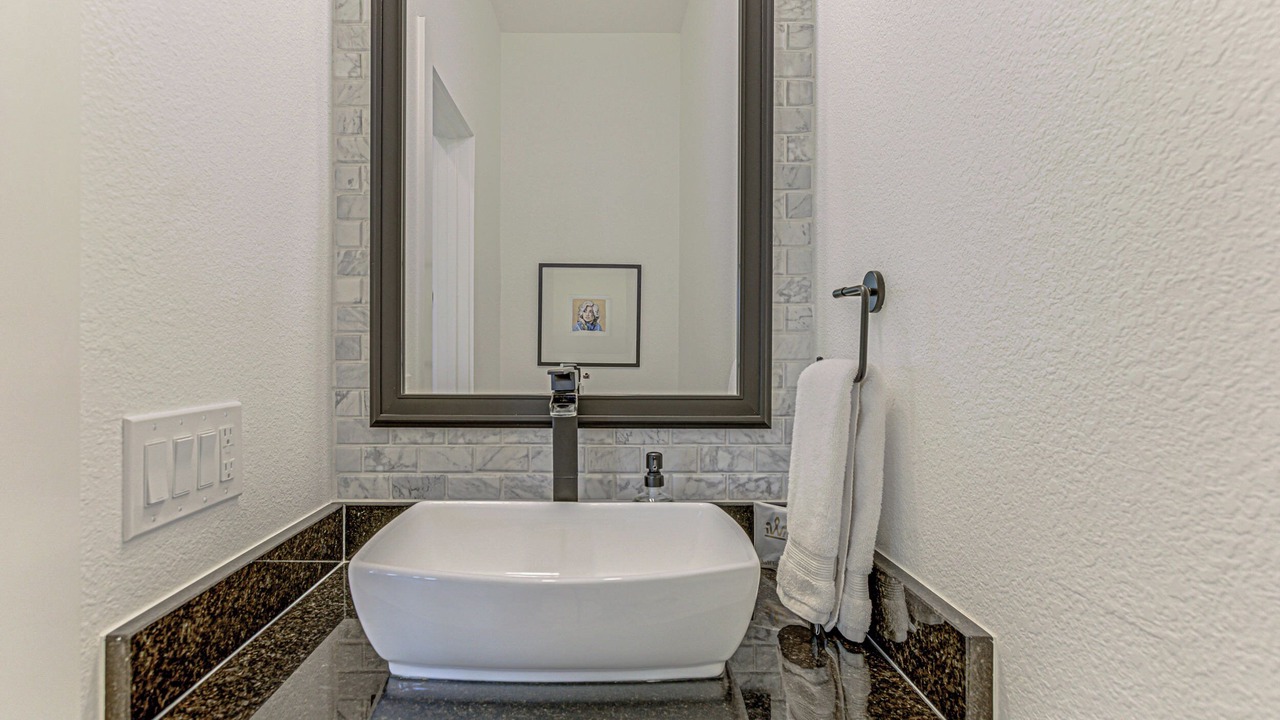 Photo of Bathroom in Point Venture