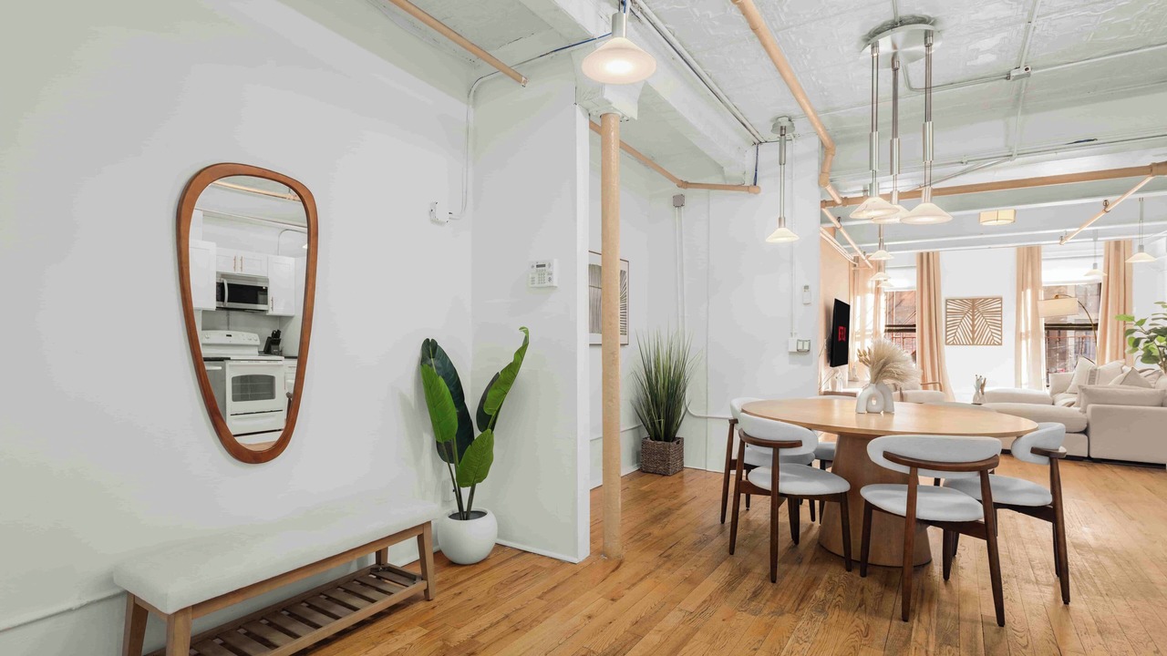 Photo of Others in Brooklyn Heights