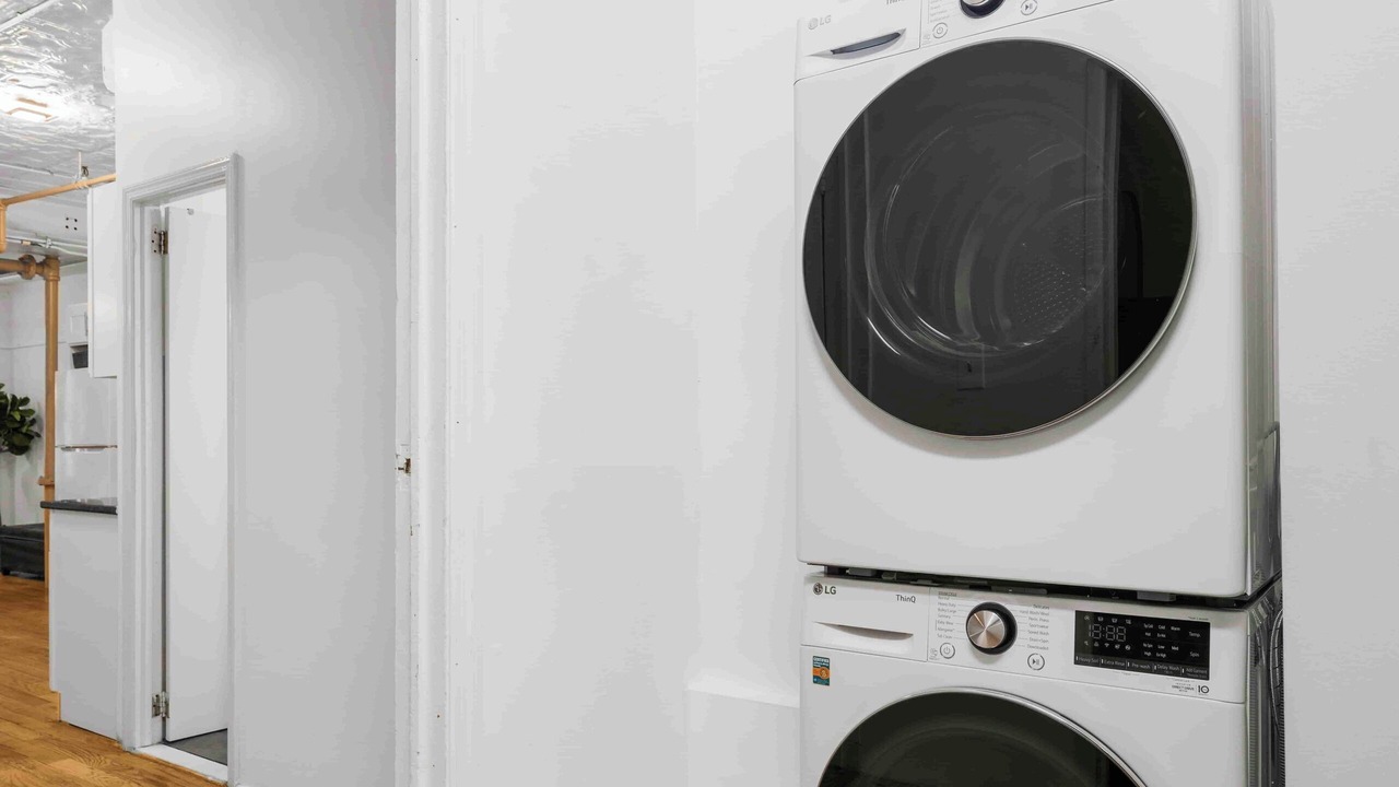 Photo of Others in Brooklyn Heights