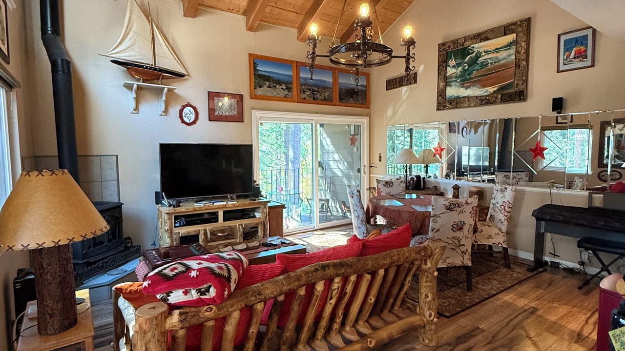 Photo of Livingroom in Carnelian Bay