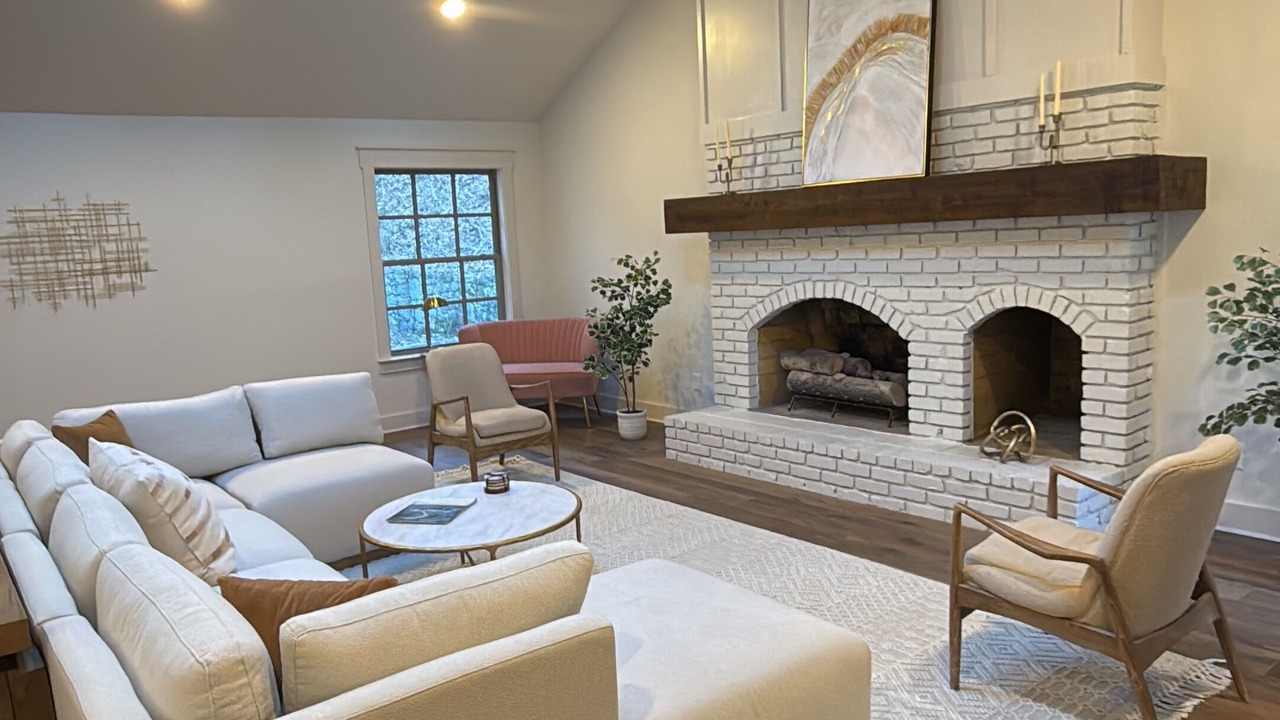 Photo of Livingroom in Forest Hills