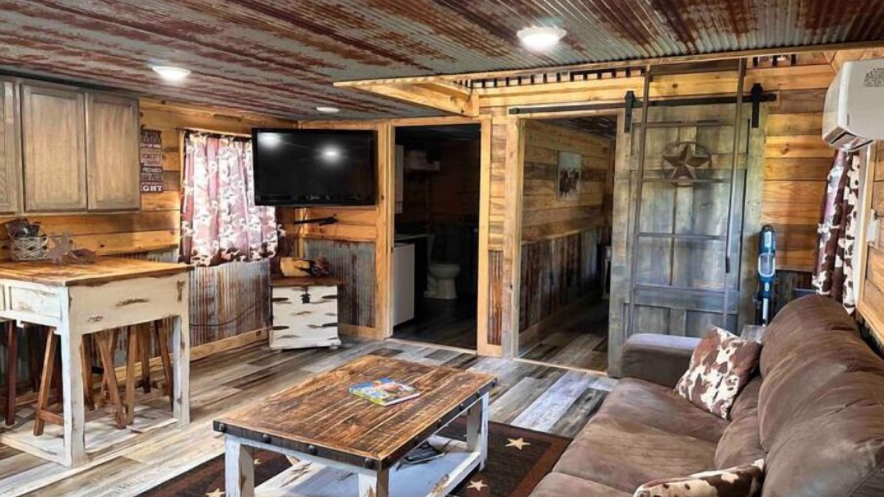 Photo of Livingroom in Compton