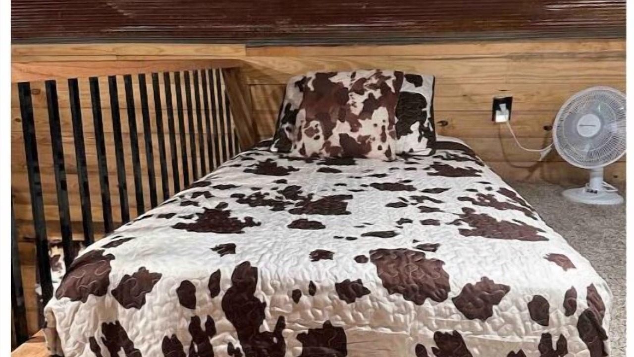 Photo of Bedroom in Compton