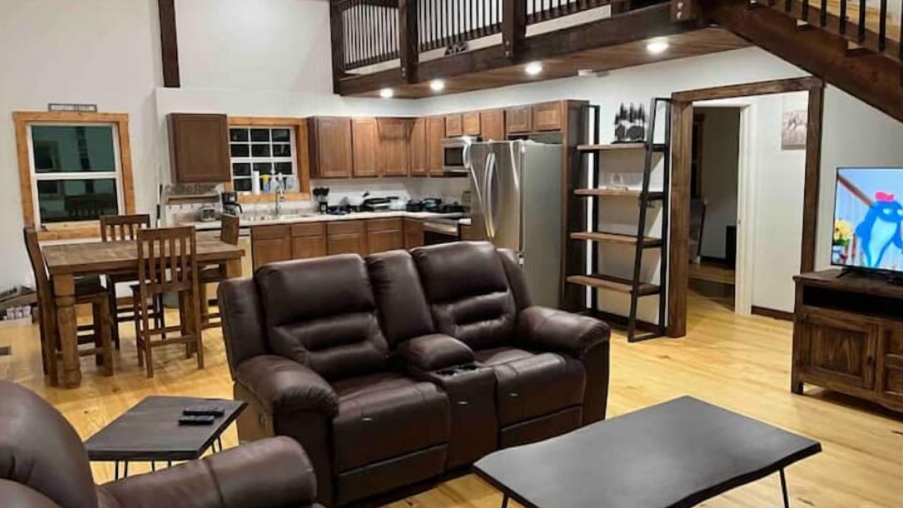 Photo of Livingroom in Compton