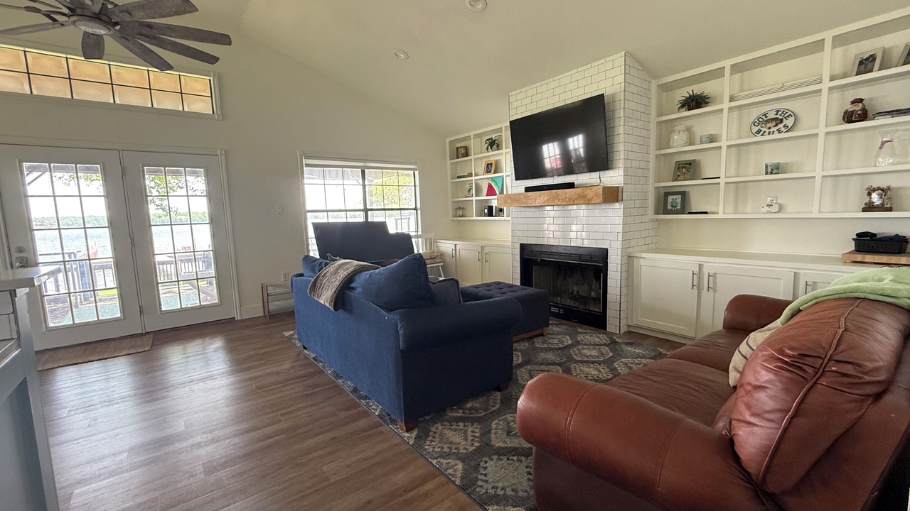 Photo of Livingroom in Robertson County