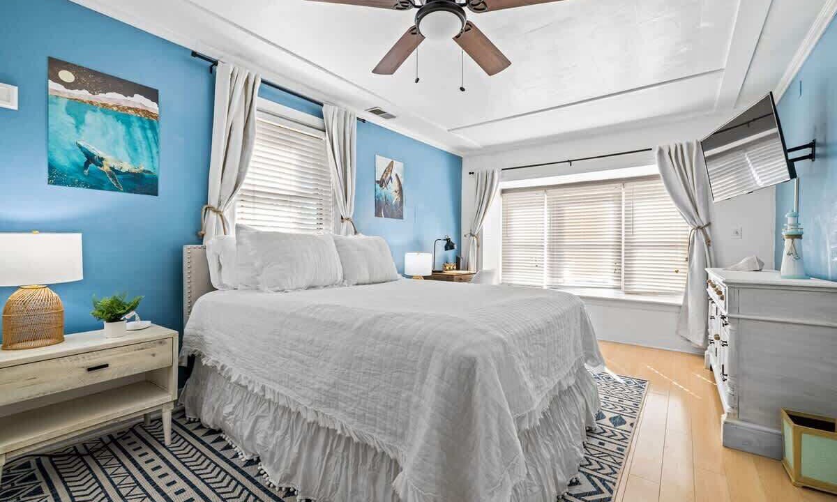 Photo of Bedroom in Willoughby Spit