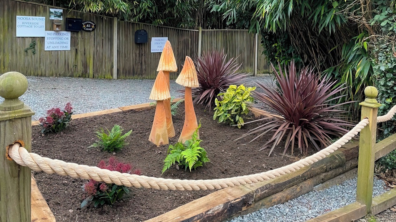 Photo of Others in Horning