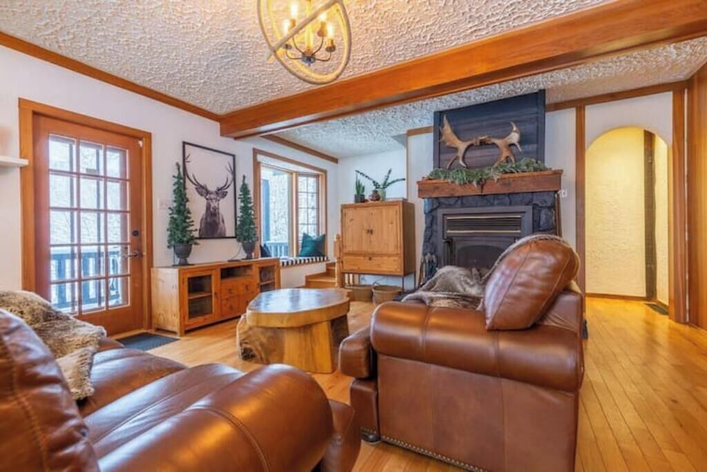 Photo of Livingroom in Chertsey