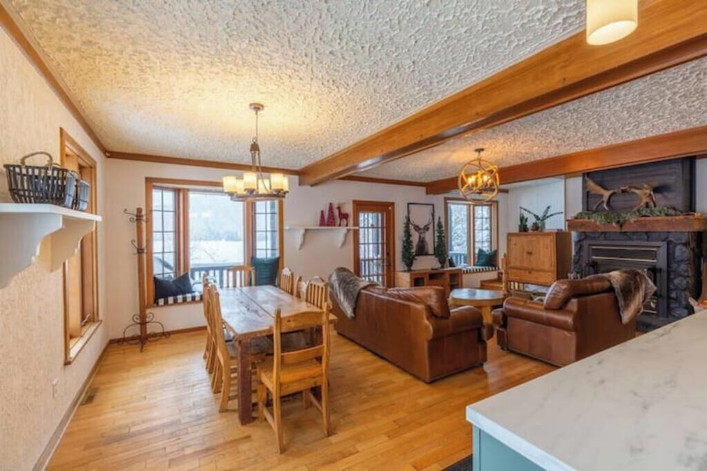 Photo of Livingroom in Chertsey